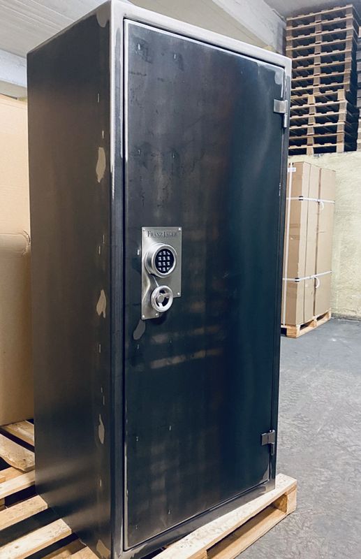 Franz Jäger Våpenskap 12/24 Dig Excl Raw 2026